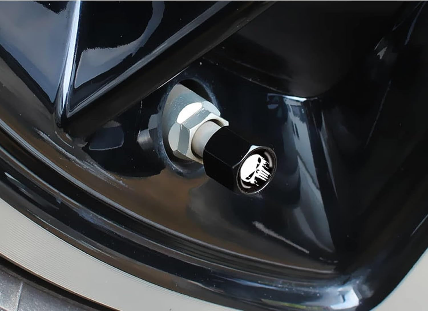 4 Pack Skull Car Wheel Tire Valve Stem Caps, Airtight Dust Proof Covers,Universal Tire Air Valve Caps for Cars, Trucks, Bicycles (Black)